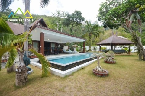 Tropical 2 bed pool villa with amazing garden area in Ang Thong
