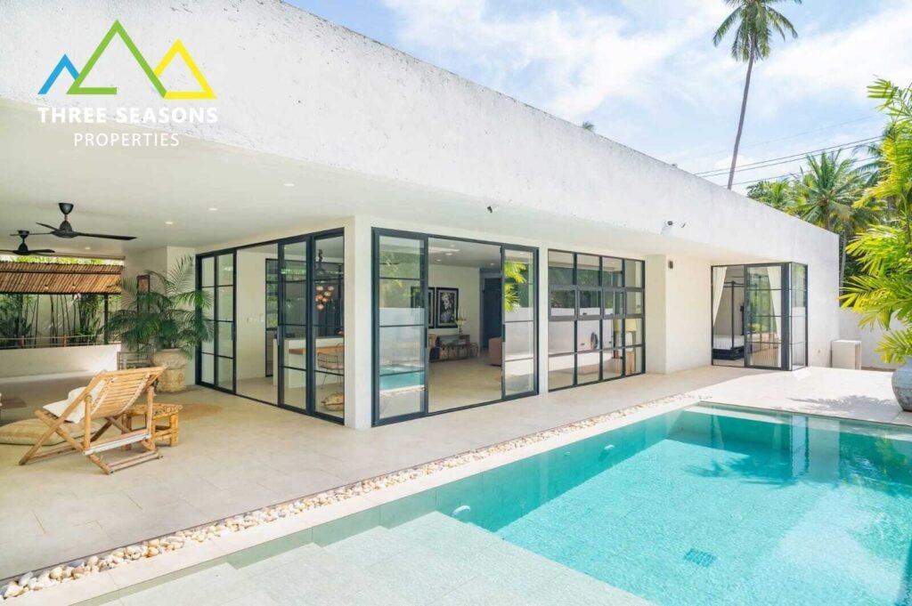 Magnificent Mediterranean 2 bed pool villa steps away from the beach