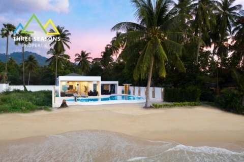 Incredible opportunity: 3 bed BEACHFRONT pool villa