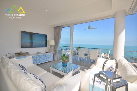 Exquisite 2 bed penthouse with breath taking ocean views