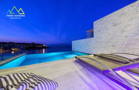 Stunning 4 bed duplex villa with breathtaking views in Plai Laem