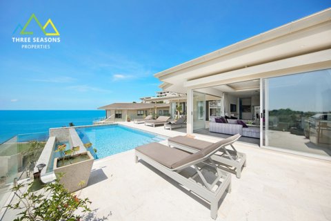 Gorgeous 5 bed Ocean view villa steps away from the beach