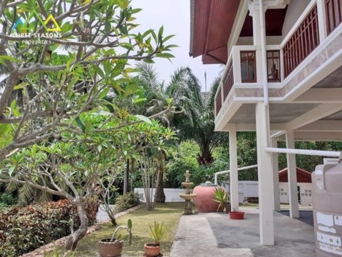 Sea-View Villa with Endless Potential, in Koh samui