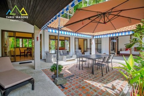 Charming Two-Villa Property with Pool and Garden, in Samui