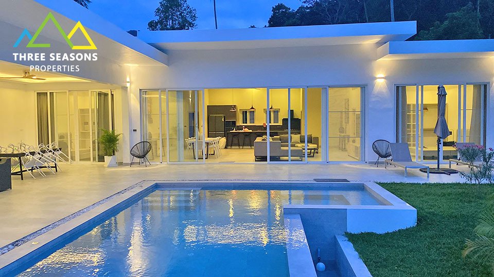 New Modern Luxury 4-Bedroom Villa Prime Location Lamai